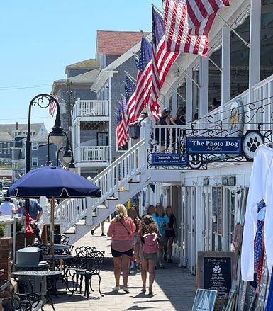 people shopping old harbor block island